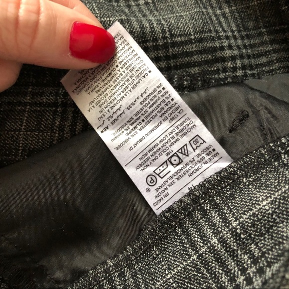 Old navy plaid Pants - Picture 4 of 4